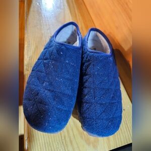 BOGS Quilted Blue Slippers